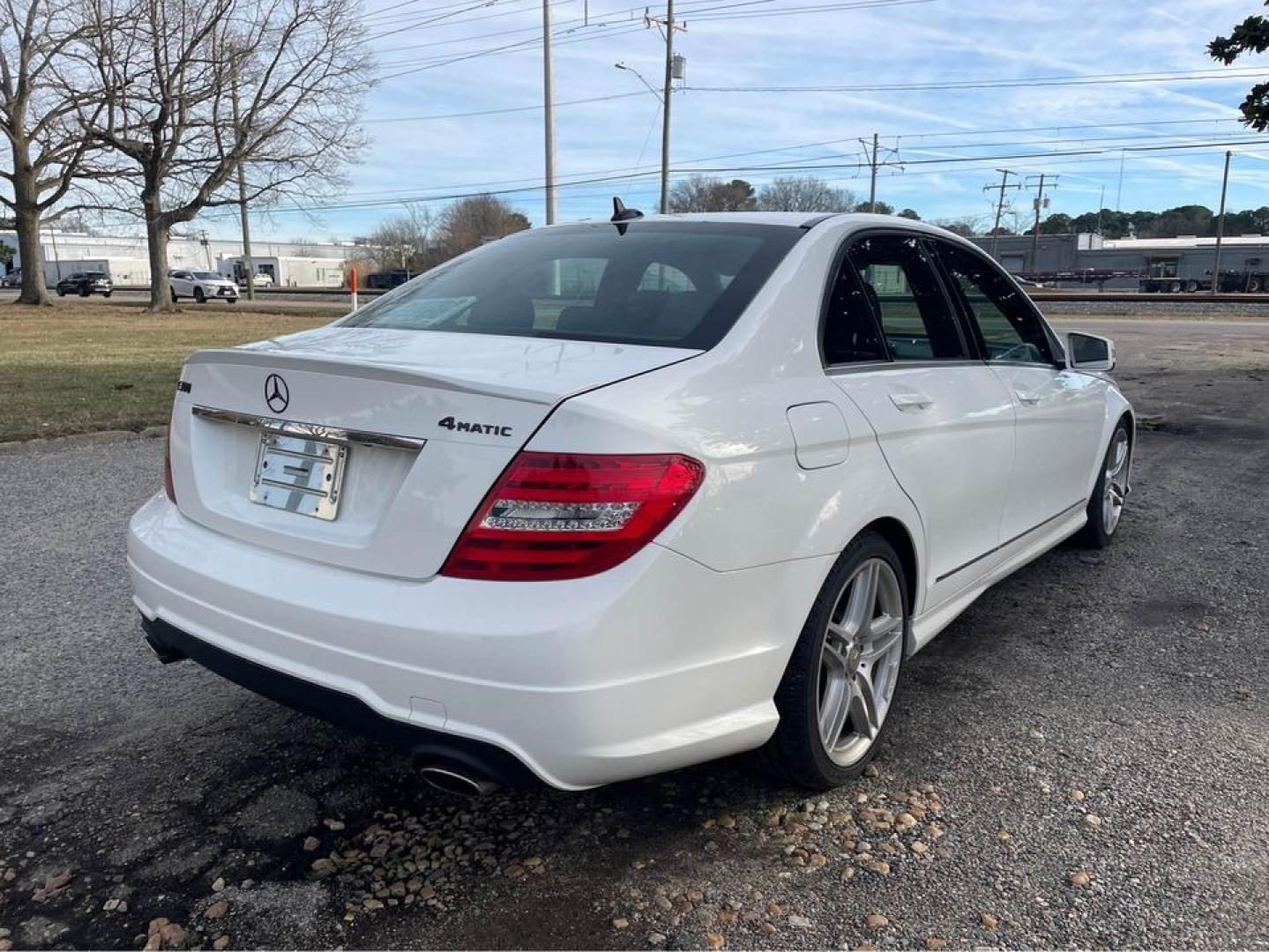 2013 WHITE Mercedes-Benz C-Class (WDDGF8AB5DR) with an V6 engine, Auto transmission, located at 5700 Curlew Drive, Norfolk, VA, 23502, (757) 455-6330, 36.841885, -76.209412 - Photo#4